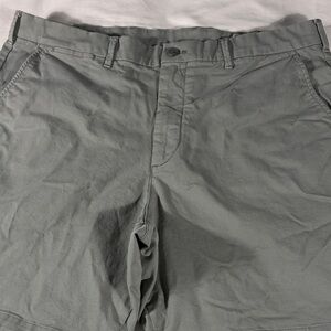 Gap mens army green rugged 8" Short flat front 8" inseam chino shorts - size 38